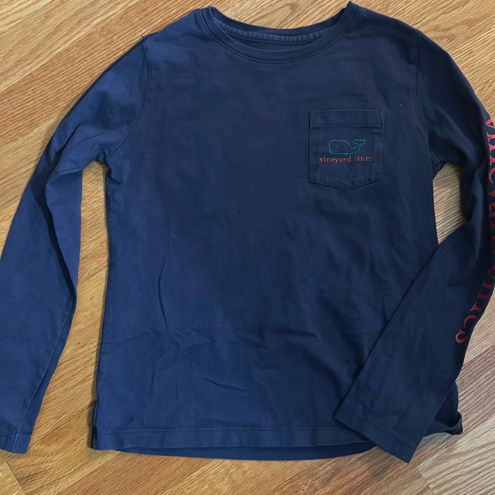 Vineyard vines long sleeve Tshirt